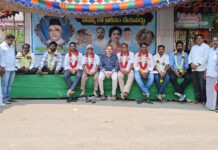 ఎమ్మిగనూరు సోమప్ప సర్కిల్ దగ్గర రిలే నిరాహార దీక్ష