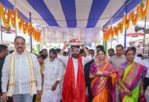 వైభవంగా భద్రాద్రి రామయ్య కల్యాణం: భక్తులతో నిండిన మిథిలా స్టేడియం.