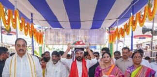 వైభవంగా భద్రాద్రి రామయ్య కల్యాణం: భక్తులతో నిండిన మిథిలా స్టేడియం.