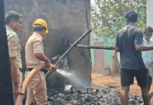 కోమటిపల్లిలో అగ్నిప్రమాదం.. రెండిళ్లు దగ్ధం
