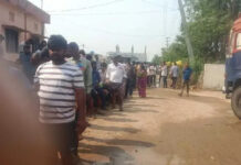 తప్పని తిప్పలు హెచ్ పి గ్యాస్ తలనుకొండపల్లి