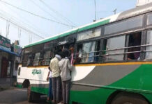 శ్రీకాకుళం విద్యార్ధులు ఈ ప్రయాణం ప్రమాదం