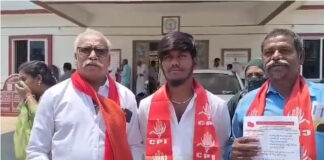 పుంగనూరు: తాసిల్దార్ కు వినతి పత్రం ఇచ్చిన సిపిఐ నాయకులు