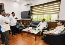 శ్రీగణేష్ జోక్యంతో సద్దుమణిగిన అంబేద్కర్ విగ్రహ వివాదం.|