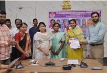 *ఇంటర్ విద్యార్థులను అభినందించిన జిల్లా కలెక్టర్*