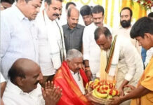 పులిచర్లలో ప్రత్యేక పూజలు నిర్వహించిన పెద్దిరెడ్డి