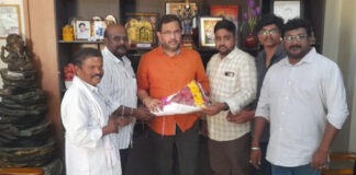 రాజంపేట టిడిపి అధ్యక్షుడు సుగావాసి ప్రసాద్ బాబును కలిసిన కువైట్ ఎన్ఆర్ఐ నాయకులు.