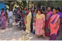 మదనపల్లె: హత్య కేసులో నిందితుల అరెస్టు కోరుతూ ధర్నా.