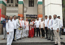 ఎంపీ Gaddam Vamsi Krishna హైదరాబాద్లో సమీక్ష సమావేశంలో పాల్గొన్నారు