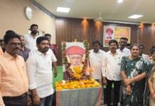 పూలే జయంతి వేడుకల్లో మంచిర్యాల మేయర్, డిప్యూటీ మేయర్.