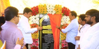 విజయవాడ బాంబే కాలనీలో ఎంపీ లార్డ్స్ నిధులు 75 లక్షలతో కమ్యూనిటీ హాలుకు శంకుస్థాపన