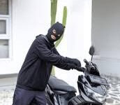 “పరీక్షకు వెళ్లిన యువకుడికి షాక్… పార్క్ చేసిన బైక్ మాయం.|