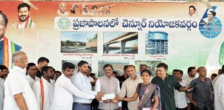 కల్యాణ లక్ష్మి, షాదీ ముబారక్ చెక్కులు పంపిణి చేసిన మంత్రి గడ్డం వివేక్ వెంకటస్వామి