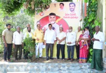 వైసిపి ఆరోపణలను తిప్పి కొట్టాలి గొల్లపూడిలో దేవినేని ఉమా పింఛన్ల పంపిణీ