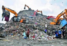 హైదరాబాద్లోని జవహర్నగర్ డంపింగ్ యార్డ్ వల్ల 12 గ్రామల ప్రజలు దుర్వాసన, శ్వాసకోశ ఇబ్బందులు మరియు చర్మ వ్యాధులతో బాధపడుతున్నారు.