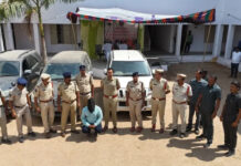 అంతర్రాష్ట్ర వాహన చోరీ దొంగ అరెస్ట్: కార్లు స్వాధీనం.