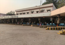 భద్రాచలంలో కొనసాగుతున్న బంద్: బస్టాండ్ వద్ద నిలిచిపోయిన రాకపోకలు