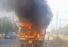 పెద్దపెల్లి జిల్లా : గోదావరిఖని లారీ లో ఎగిసిపడ్డ మంటలు..!