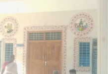 పుంగనూరు ఆసుపత్రి తెరుచుకోలేదు, రోగుల ఆందోళన