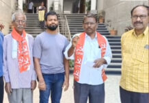 నిజామాబాద్: కాలనీ సమస్యలపై. మున్సిపాల్. కమీష్నార్ కి వినతి పత్రం అందజేసిన సీపీఎం నాయకులు