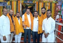 చీర్యాల లక్ష్మీనరసింహస్వామిని దర్శించుకున్న కాంగ్రెస్ నేత మహేష్ గౌడ్.