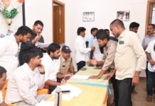 మంచిర్యాల ఎంపీ కార్యాలయం లో ప్రజా దర్బార్ నిర్వహించిన ఎంపీ గడ్డం వంశీ కృష్ణ