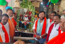 నందవరంలో శ్రీమాతా బంగారం అవ్వ దేవాలయమును దర్శించుకున్న ఎర్రకోట రాజీవ్ రెడ్డి