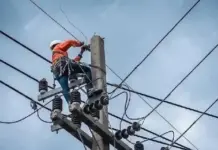 పలు గ్రామాల్లో విద్యుత్ సరఫరా నిలిపివేత