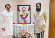 శస్త్రచికిత్స తర్వాత తొలిసారి బయటకొచ్చిన పవన్ కల్యాణ్.