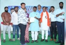 నిజామాబాద్ జాబ్ మేళాలో ఎంపికైన అభ్యర్థులకు నియామక పత్రాల అందజేత