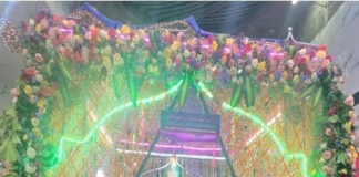 పుంగనూరు: ప్రత్యేక పుష్పాలతో నూర్షావలి బాబా “దర్గా”