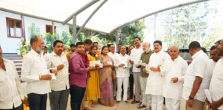 “ఈటల చేతుల మీదుగా మోదీ సభ పోస్టర్ల ఆవిష్కరణ.|