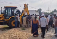 కూల్చివేత యత్నంతో జన్మభూమి కాలనీలో ఉద్రిక్తత.