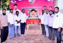 “కనకారెడ్డి వర్ధంతి… భావోద్వేగంగా నివాళులర్పించిన అభిమానులు.|