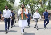 CM Walks to Office in Major Fuel-Saving Drive