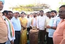 మక్క, వరి కొనుగోలు కేంద్రాల ప్రారంభం