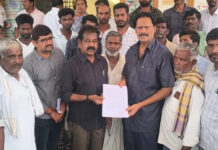 రైతులకు భూములు ఇవ్వండి.. పుంగనూరులో తహసీల్దార్ కు వినతి