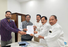 మంత్రి వివేక్ వెంకటస్వామి ని కలిసిన నేతకానీ సంఘం నాయకులు
