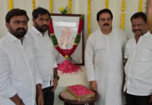 నాదెండ్ల భాస్కరరావుకు జనసేన నాయకుల ఘన నివాళి.