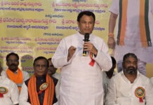 నిజామాబాద్ ఆర్యవైశ్య మహాసభలో విద్యార్థులకు పురస్కారాలు