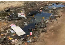 పెద్దమండ్యం రహదారిపై నీటి నిల్వ: దోమల భయం, ప్రజల ఆందోళన.|