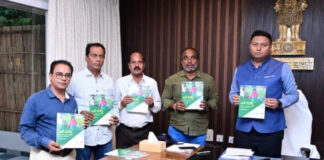 మదనపల్లి: ప్రకృతి వ్యవసాయ కరదీపికల ఆవిష్కరణ.