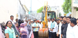 రూ.55 లక్షలతో 8 సీసీ రోడ్ల నిర్మాణానికి శంకుస్థాపన.|