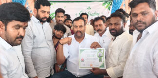 రక్తదానం చేసి సేవాస్ఫూర్తి చాటుకున్న మంత్రి రాంప్రసాద్ రెడ్డి