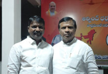 ఎంపీ అరవింద్, ఎమ్మెల్యే ధన్పాల్ను కలిసిన కార్పొరేటర్|