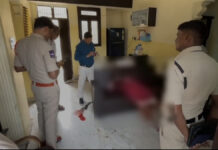 కరీంనగర్ : మహిళను గుడ్డలతో నరికారు…!|
