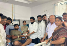 ప్రమాదానికి గురైన లైన్మెన్కు అండగా నిలిచిన కొరికాన దంపతులు..|
