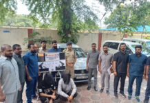 “నేరానికి ముందే చెక్.. పిస్టల్స్తో పట్టుబడ్డారు!|