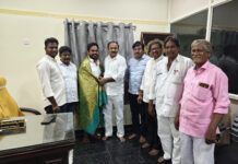 డీఎస్బీసీయూ చైర్మన్ మణికంఠకు ఎమ్మెల్యే కొండయ్య సన్మానం|