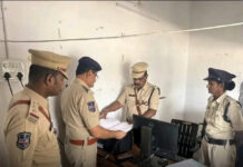 పెద్దపల్లి : మహిళ పోలీస్ స్టేషన్ తనిఖీ చేసిన డిసిపి..!|